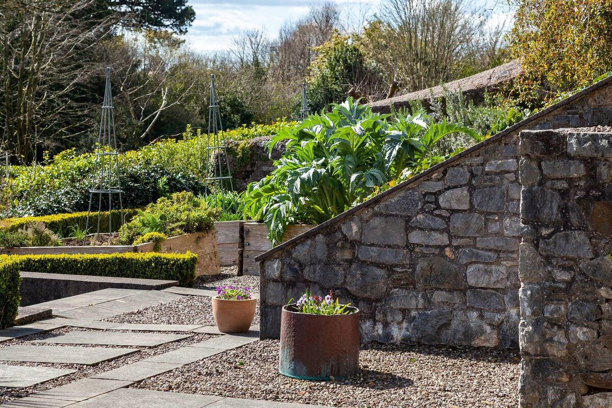 It will end in tiers...