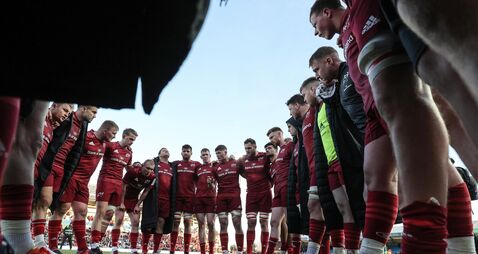 Inpho Jack O'Donoghue speaks to the team after the game 9/4/2022