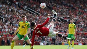 <p>Cristiano Ronaldo attempts a bicycle kick against Norwich City at Old Trafford. </p>