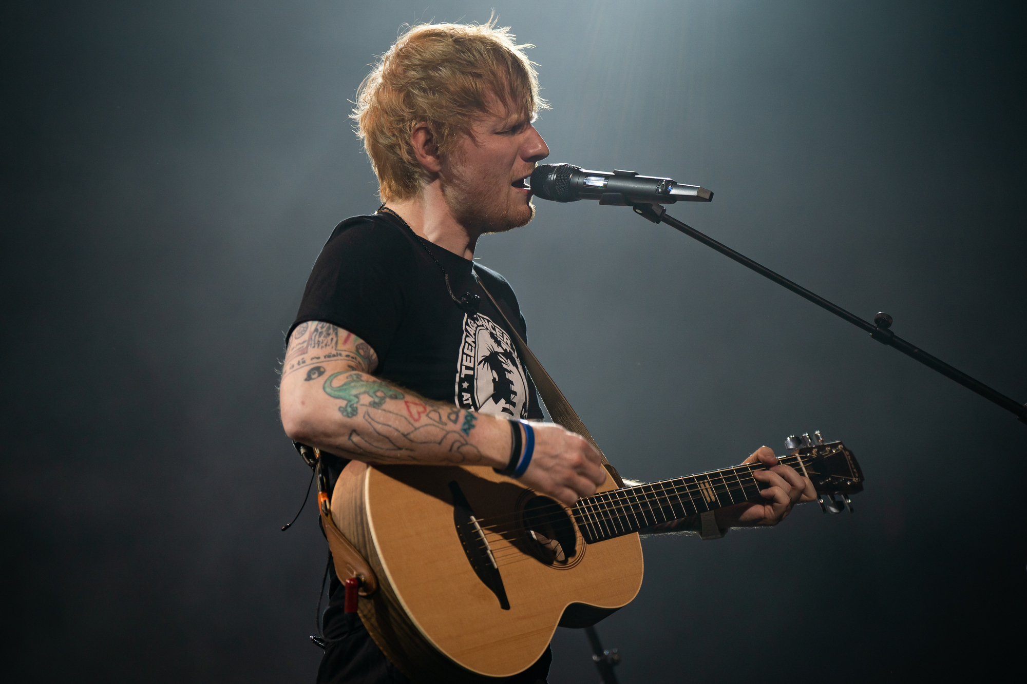 Watch: Ed Sheeran pulls 'not a bad pint' at Dublin pub ahead of Irish gigs