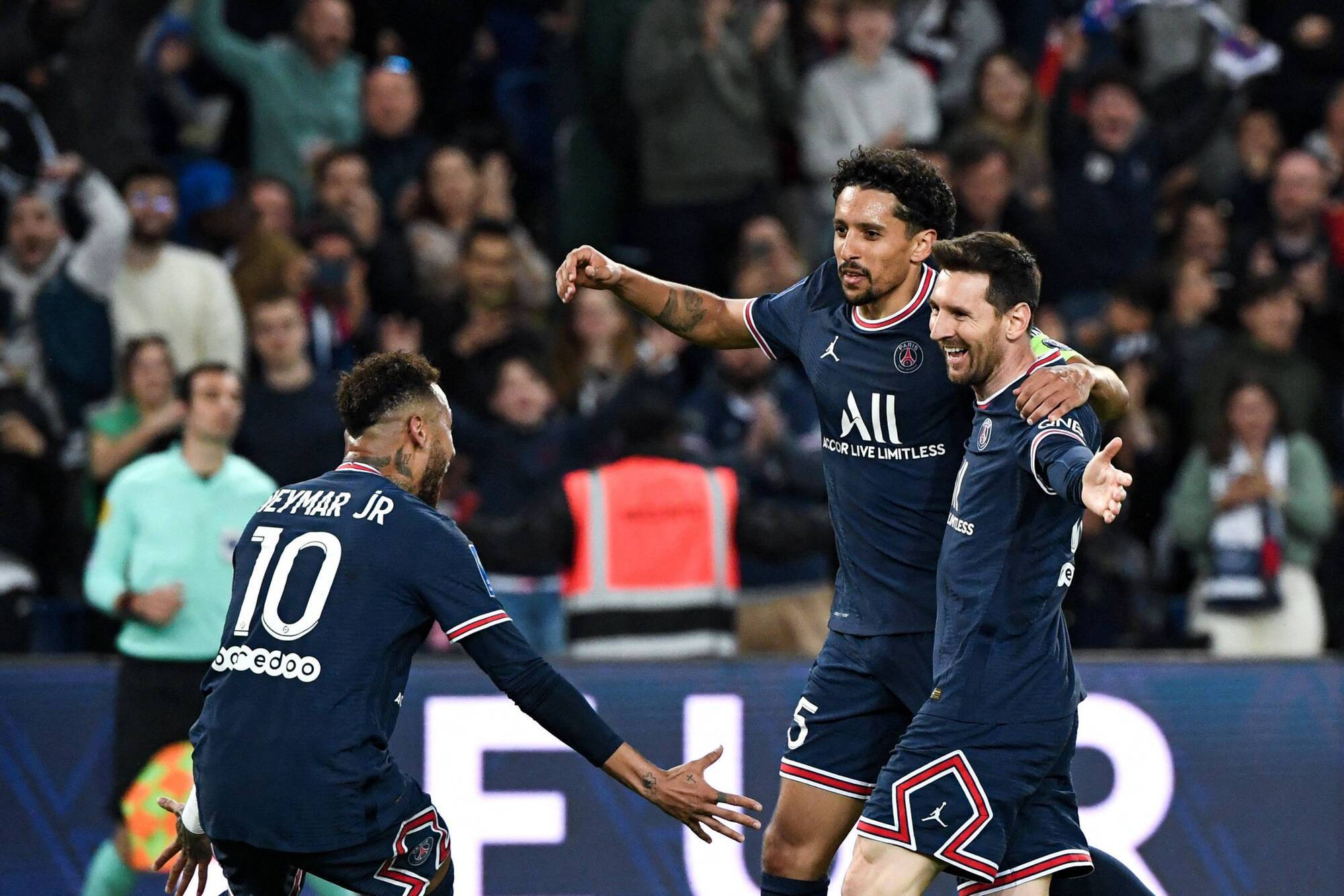 Messi on the mark as PSG seal title with draw