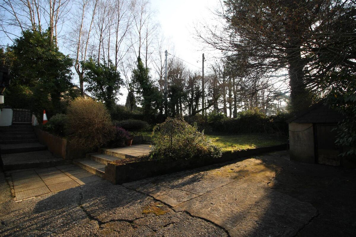 Yard at Coolclogher Lodge, Mill Road, Killarney. 