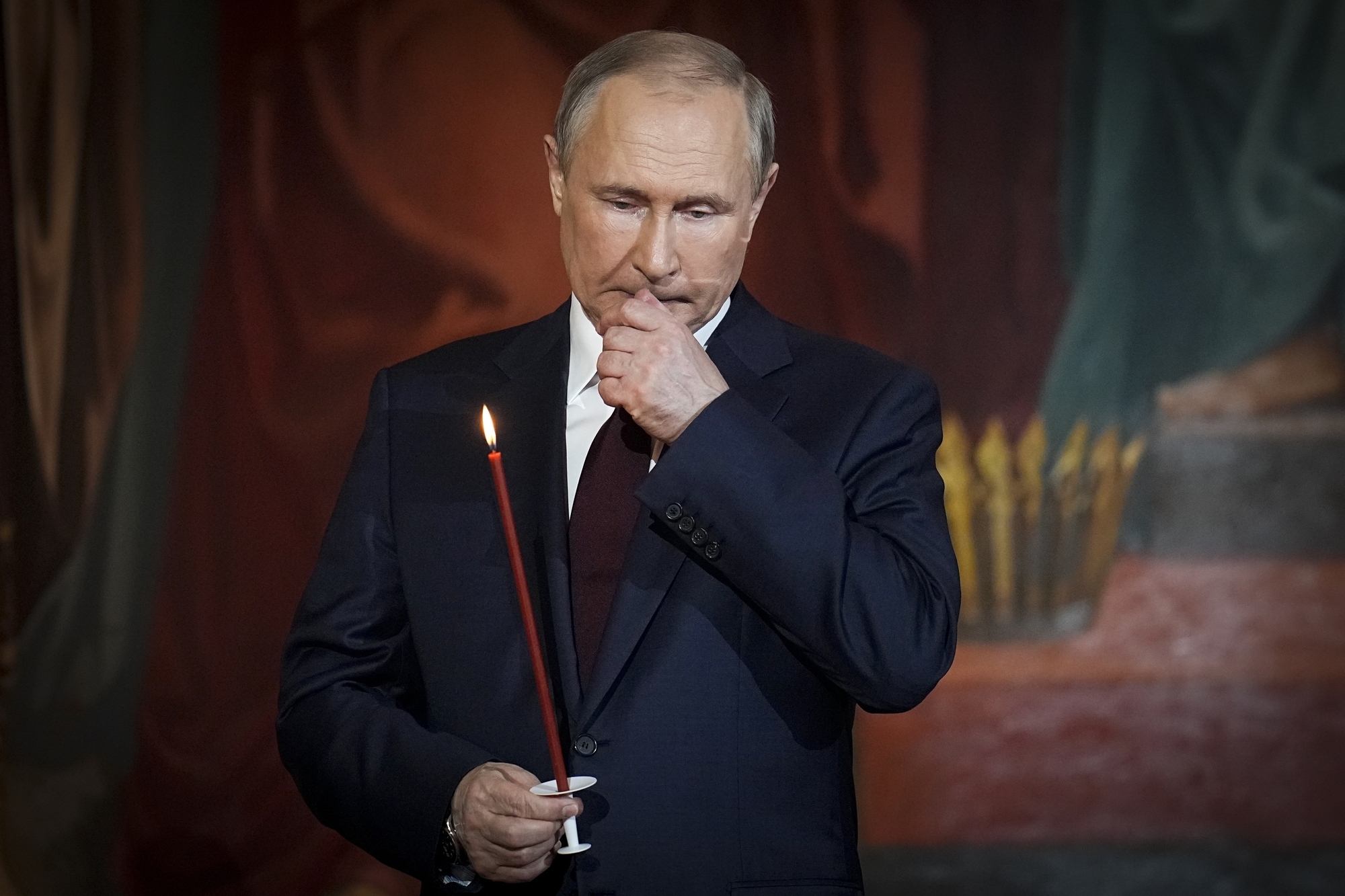Putin warns West of lightning retaliation for intervention in Ukraine