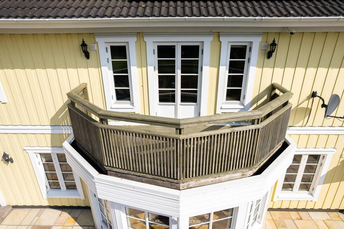 Balcony off first floor living room