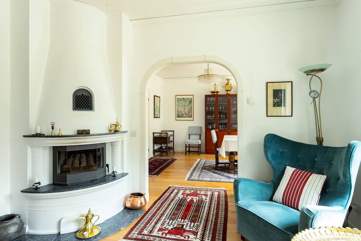 Interior rooms interlink. Note the stove (by the company NIBE), on an interior corner wall for added energy efficiency
