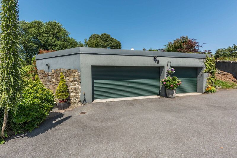 Double/triple garage Double/triple garage