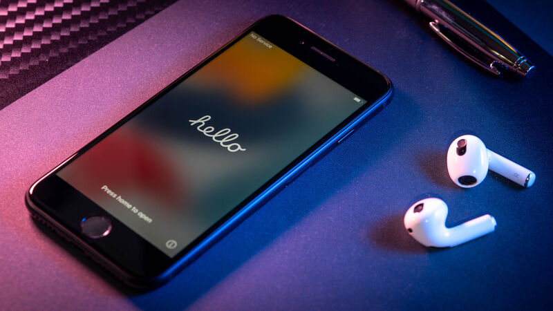 iPhone SE 2022 with A15 Bionic SoC. Pic: Noel Campion