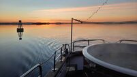 Weekend Loves: a Hot Tub Boat, dip-dyed candles and Neptunia Gin