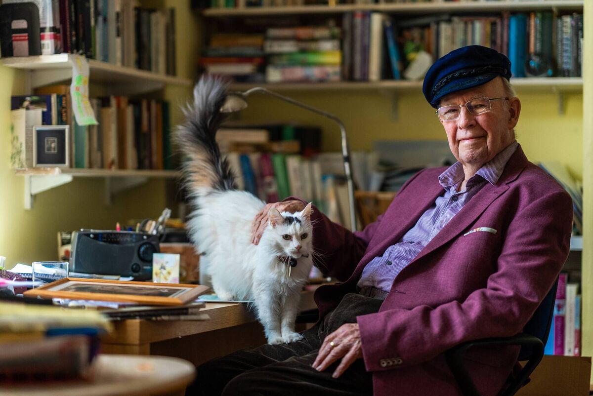 Gordon Snell, Maeve Binchy's husband: At the height of her fame Maeve was celebrated by Oprah and invited to the White House by superfan Barbara Bush