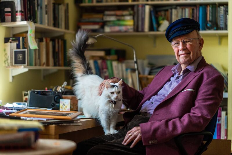 Gordon Snell, Maeve Binchy's husband: At the height of her fame Maeve was celebrated by Oprah and invited to the White House by superfan Barbara Bush