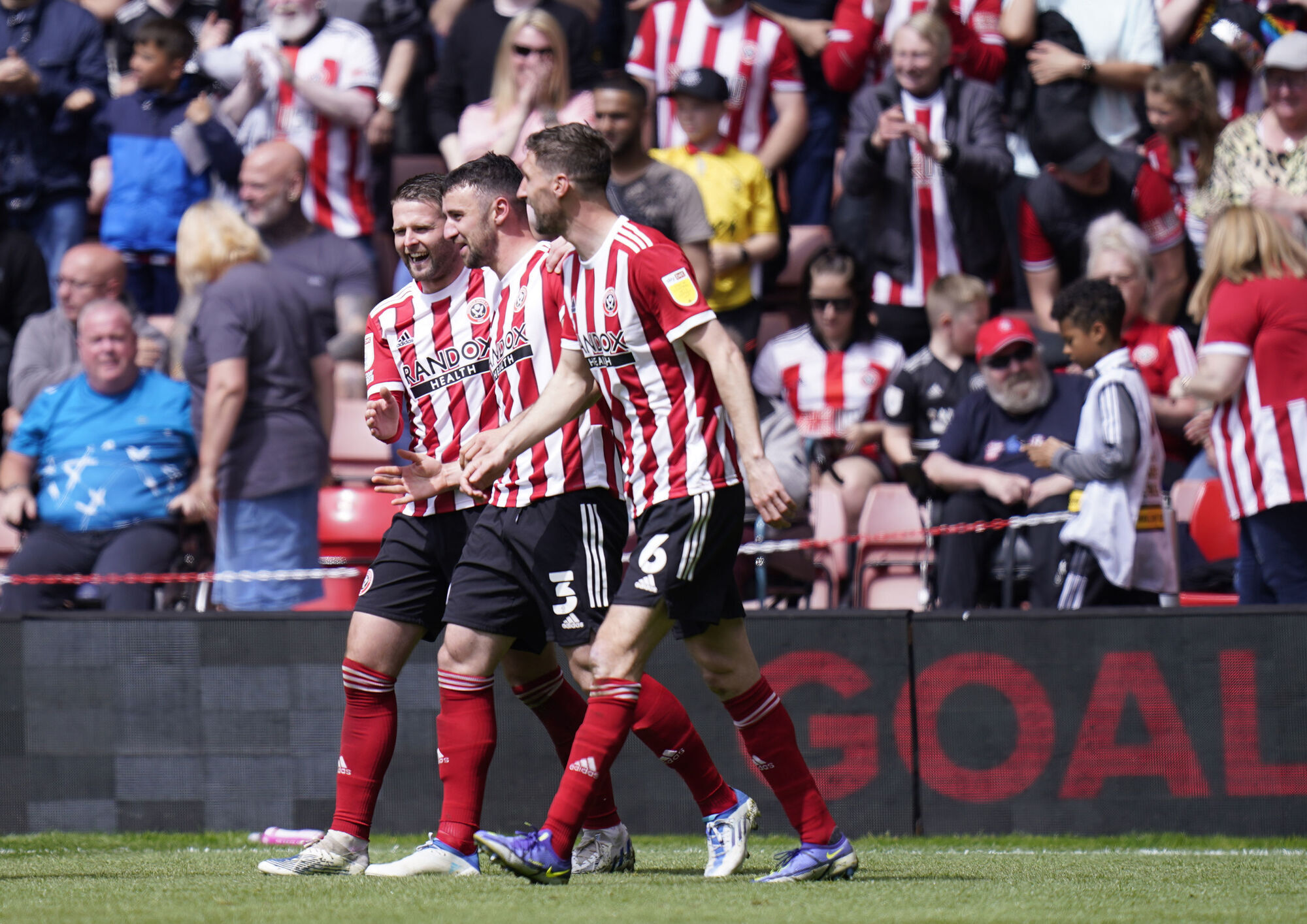 Enda Stevens on target as Sheffield Utd crush champions Fulham to secure play-off place