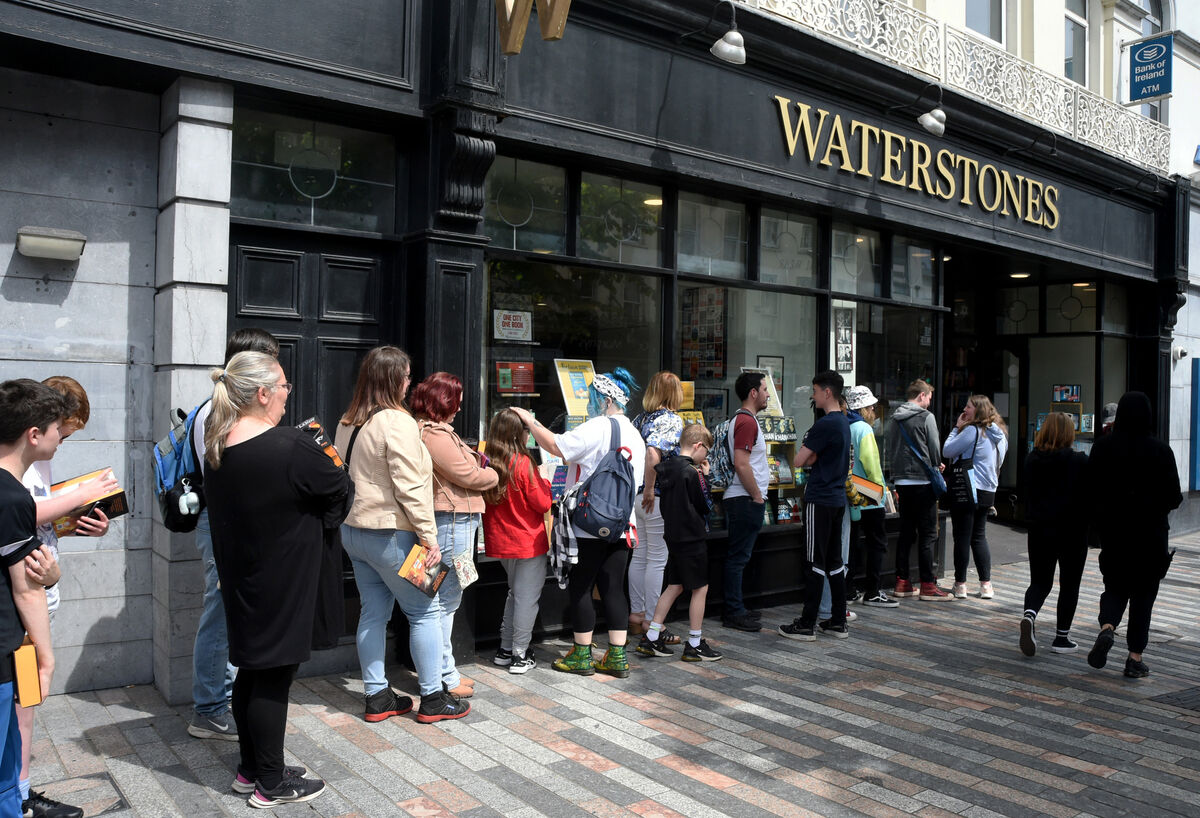 The queue to meet author Derek Landy at his book signing at Waterstones, Patrick Street, Cork city The queue to meet author Derek Landy at his book signing at Waterstones, Patrick Street, Cork city