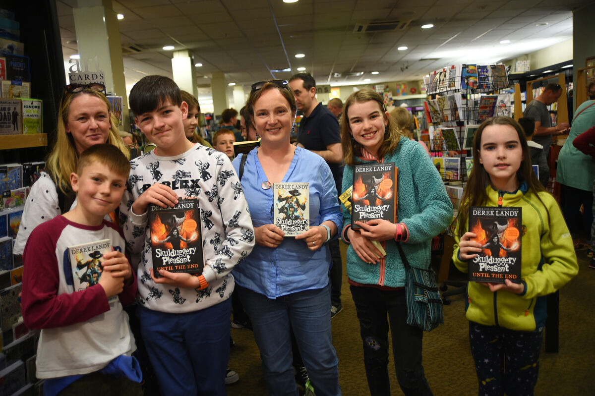 Lynn Farrell, from Ballinadee with children Ryan and Max, with Ursula Tarrant and children Caoimhe and Hannah, from Killbrittain Lynn Farrell, from Ballinadee with children Ryan and Max, with Ursula Tarrant and children Caoimhe and Hannah, from Killbrittain