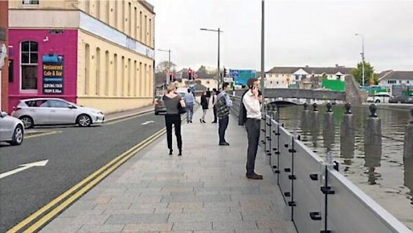 Sullivan's Quay without and with the proposed demountable barrier. Sullivan's Quay without and with the proposed demountable barrier.