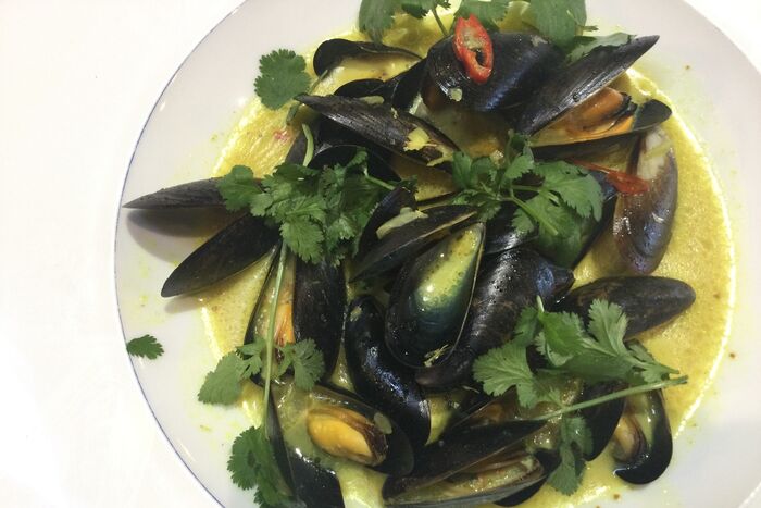 Rory’s Delicious Mussels with Spices and Coconut