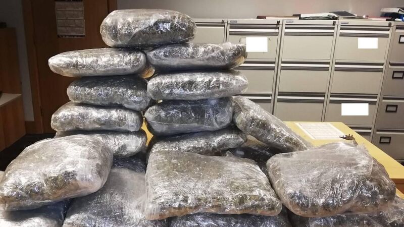 Man and woman in 30s arrested as Cork gardaí seize €400k of suspected drugs in car search
