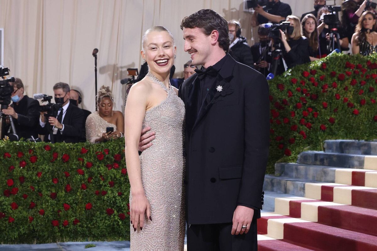Paul Mescal with girlfriend Phoebe Bridgers at the Met Gala Paul Mescal with girlfriend Phoebe Bridgers at the Met Gala