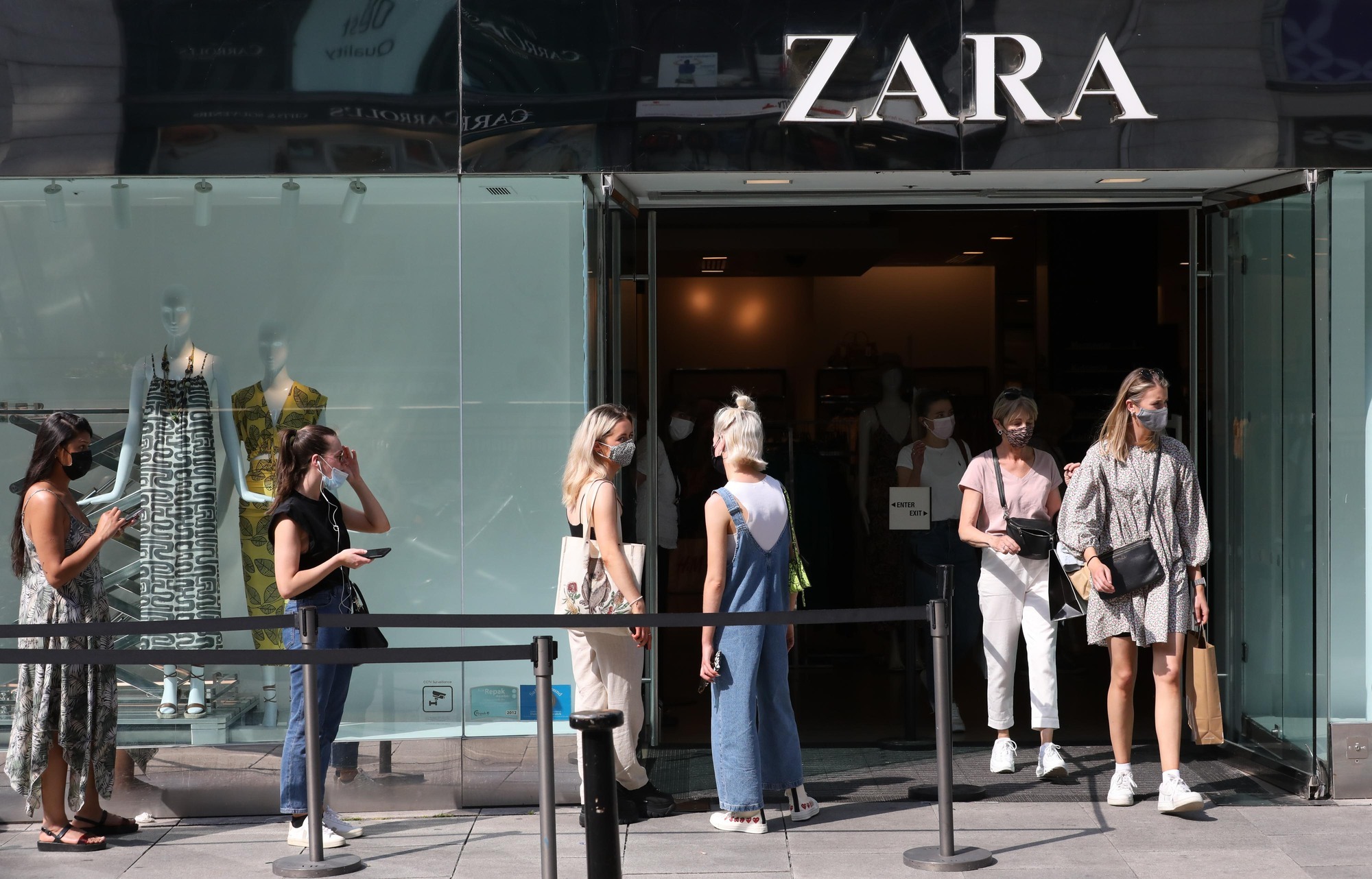 Zara to charge Irish customers for online returns from this month 
