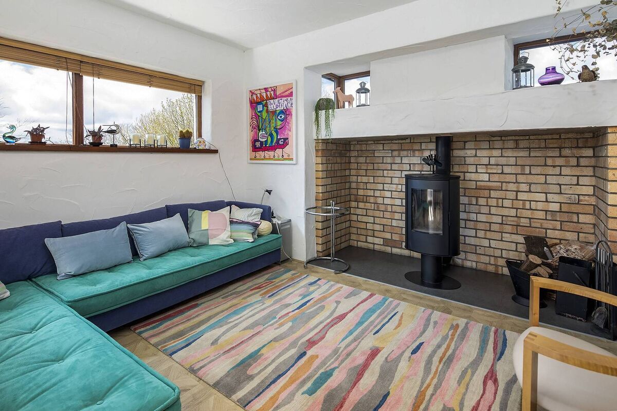 Lounge with clerestory windows