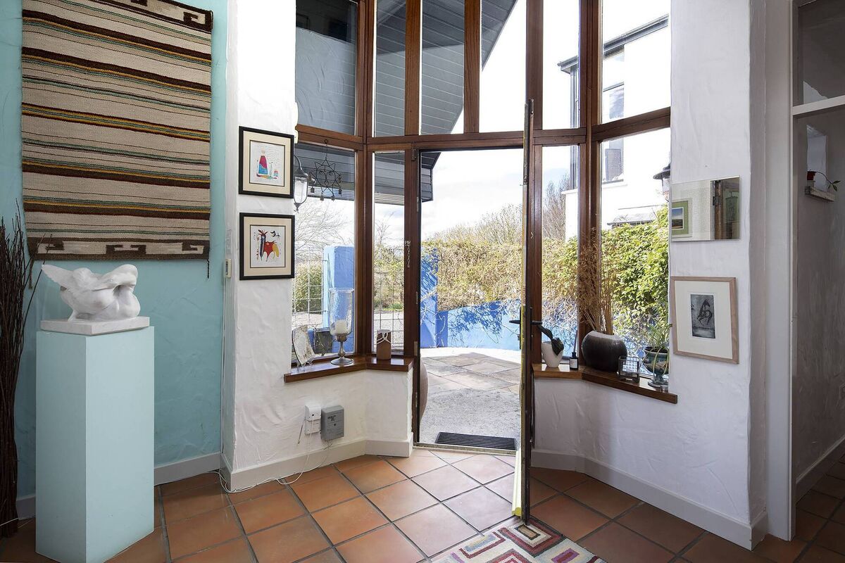 Vaulted hallway for extra light