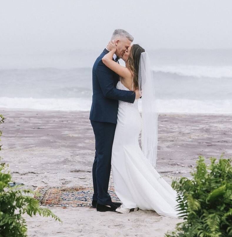 'Táimid posta', the comedian said as he shared some snippets of the wedding with followers. Pic: @desbishop/ Afrik Armando 'Táimid posta', the comedian said as he shared some snippets of the wedding with followers. Pic: @desbishop/ Afrik Armando