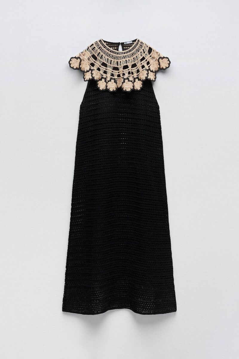 Peter Pan collar knit dress, Zara, €69.95 Peter Pan collar knit dress, Zara, €69.95