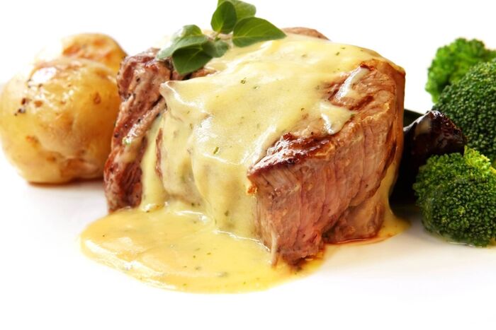 Roast Fillet of Beef with Béarnaise Sauce