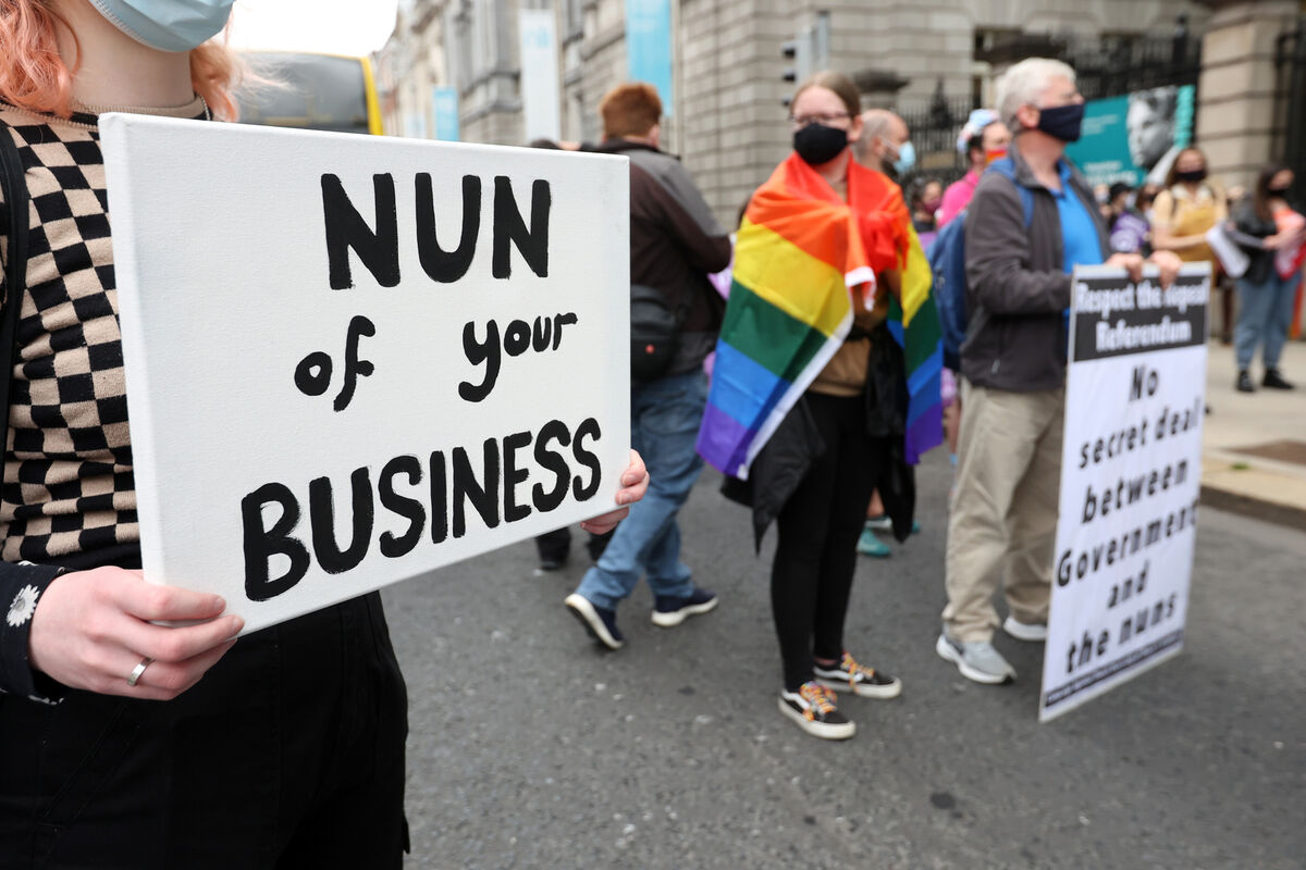  Protesters outside Leinster House campaigning against the plan for the new National Maternity Hospital. Picture: Sam Boal/Rollingnews.ie
