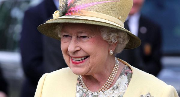 Queen keeps Bafta on top of telly