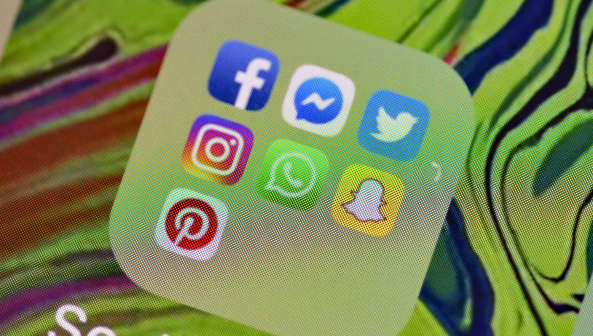 Social media firms lose $181bn in value after Snapchat warning