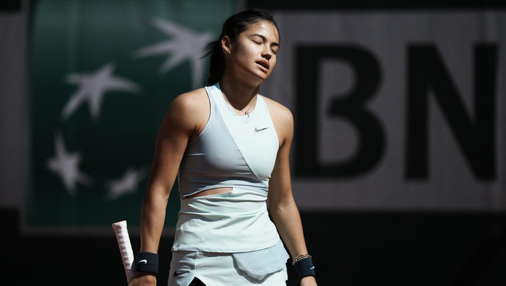 Emma Raducanu crashes out of French Open in second round