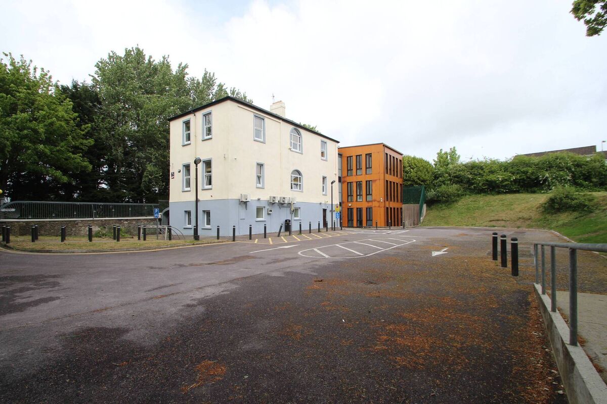 Waterpark House, with early 2000s extension