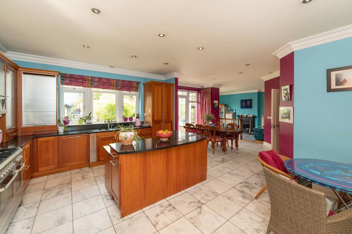 Larger kitchen thanks to moving utility