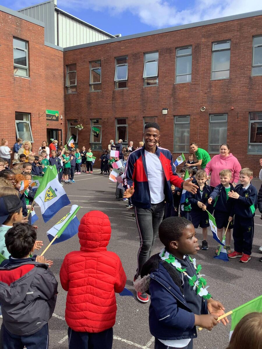 Cork soccer player Chiedozie Ogbene visiting his alma mater Bunscoil Chríost Rí