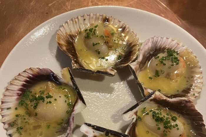 Roast Scallops with Sauternes Beurre Blanc