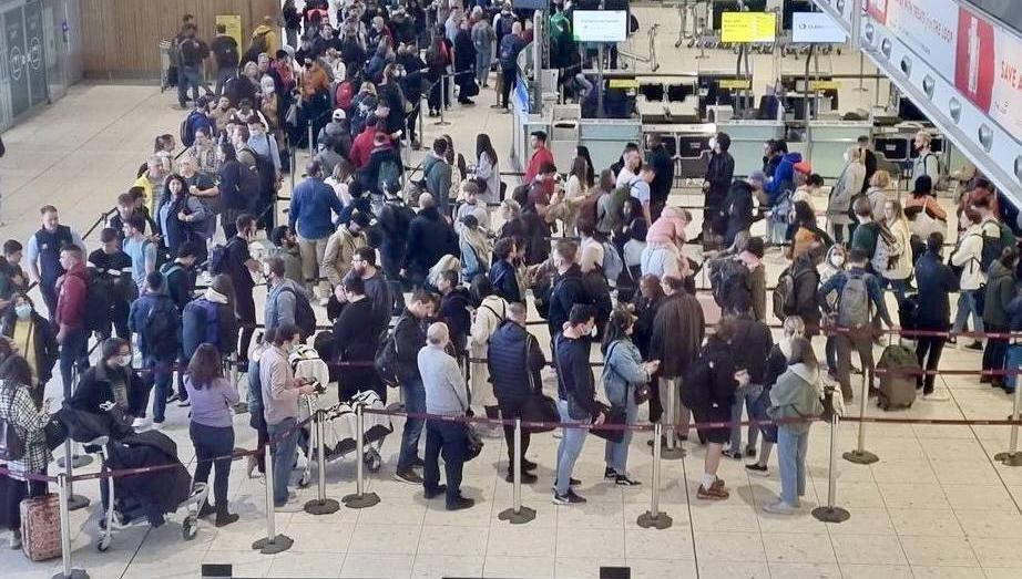 Five ways to deal with airport queues to make your trip go smoothly