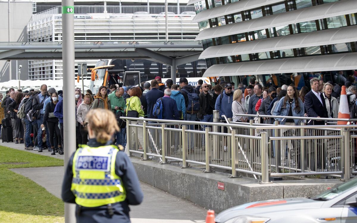  Gardaí were at Dublin Airport on Sunday to help manage the crowds of people queuing. Picture: Colin Keegan, Collins Dublin