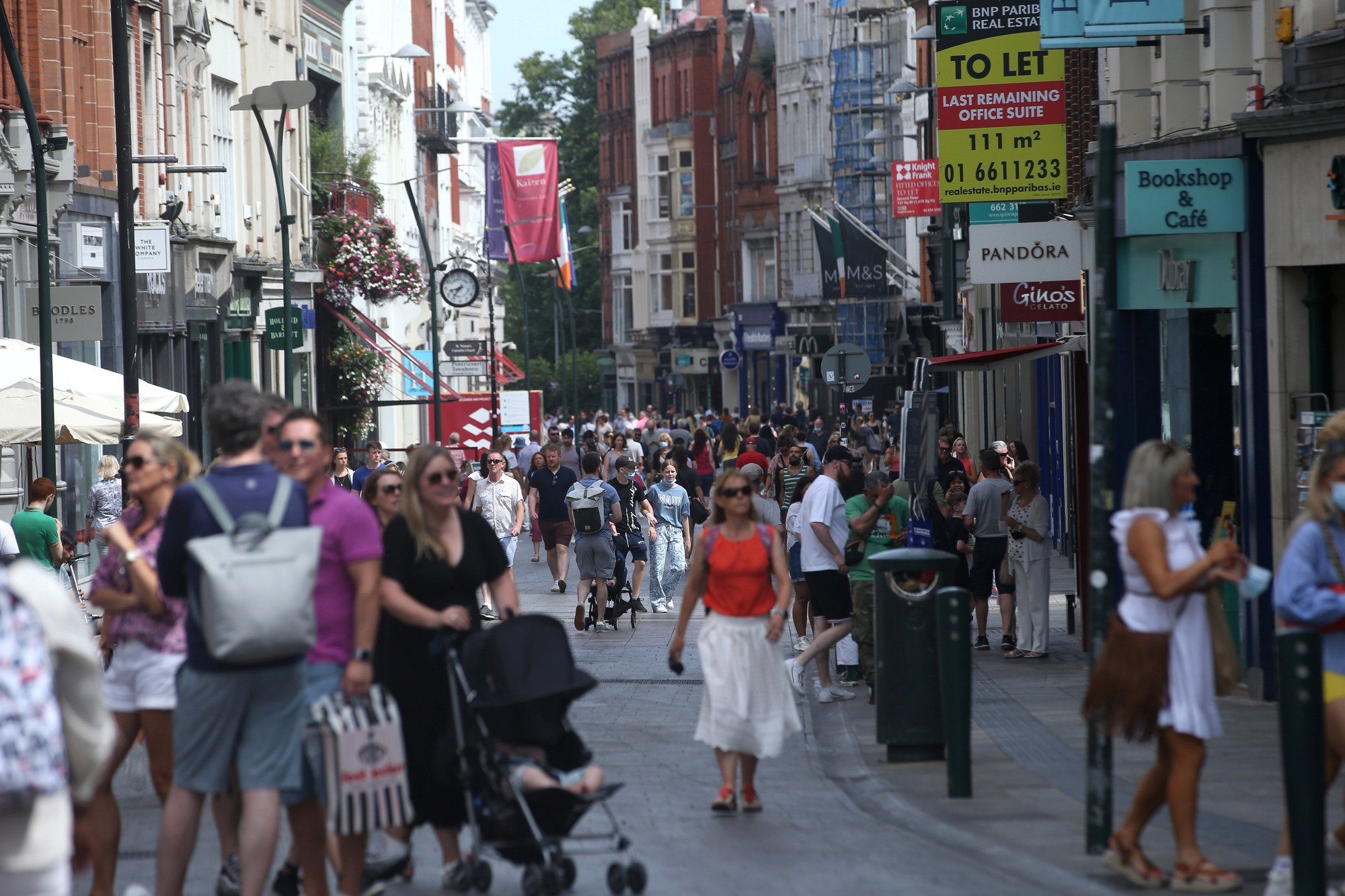 Monthly retail sales up 3.8% despite rising cost of living