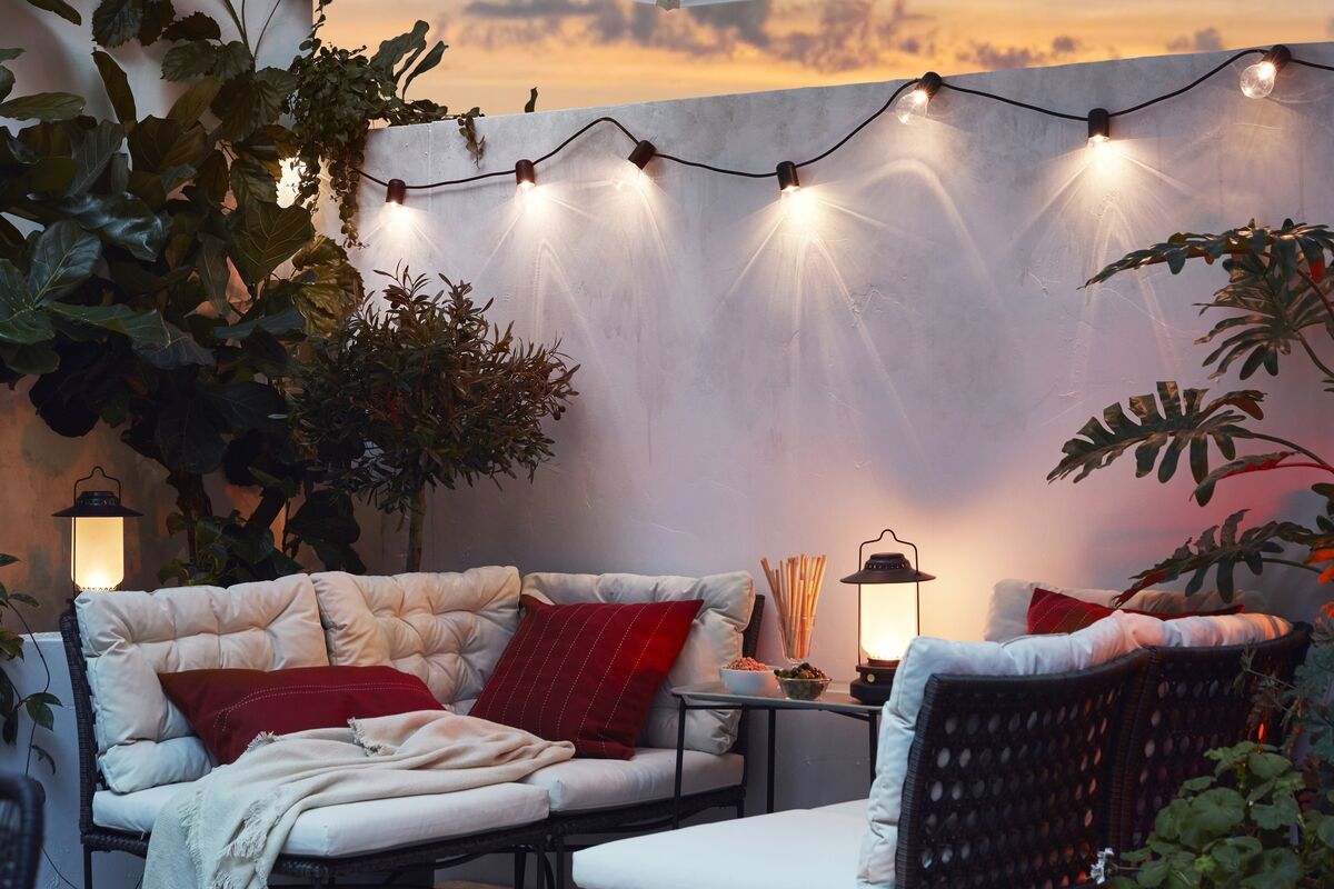 Use the canopy of trees and shrubs, walls, fences and trellises to suspend string lights and lanterns. Srartra LED chain from €35 at Ikea. Use the canopy of trees and shrubs, walls, fences and trellises to suspend string lights and lanterns. Srartra LED chain from €35 at Ikea.