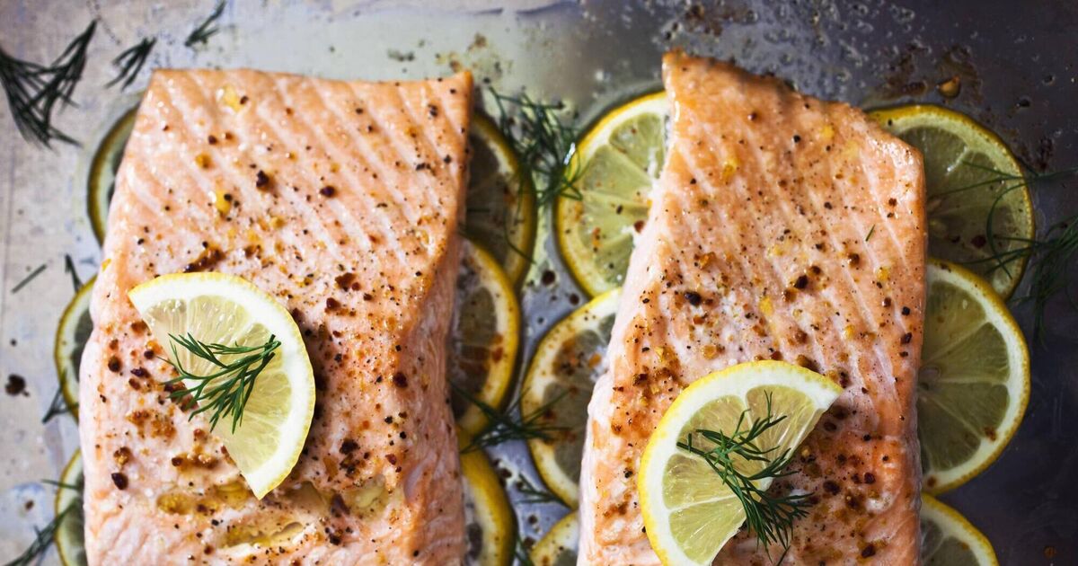 Cook Salmon Lemon Garlic Butter Salmon In Foil Lemon Garlic Butter