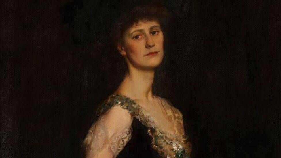 The portrait of Constance Markievicz presented by Ceann Comhairle Seán Ó Fearghaíl to then speaker of the British House of Commons, John Bercow. 