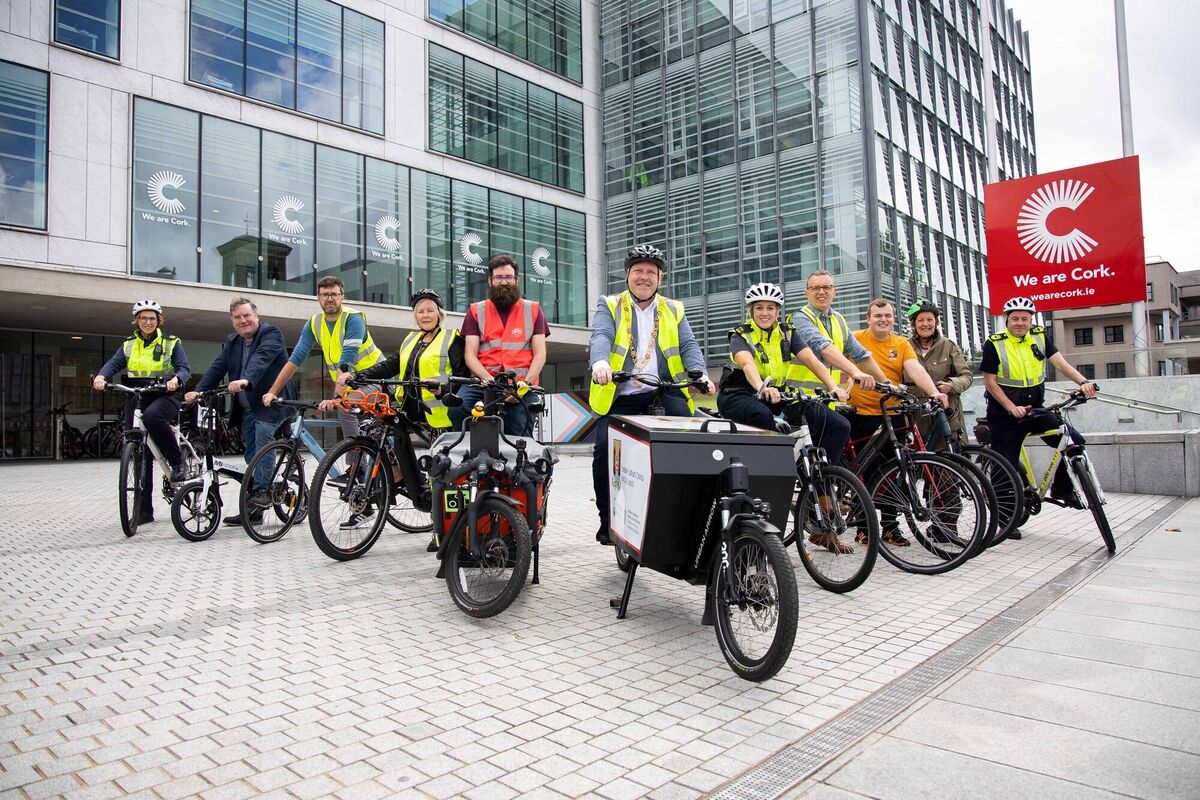 Lord Mayor of Cork Cllr Colm Kelleher with representatives of Cork Cycling Campaign, City Council, and An Garda Síochána, at City Hall, Cork, where he joined in on a cycling trip opening of the Half Moon Lane entrance to Tramore Valley Park.