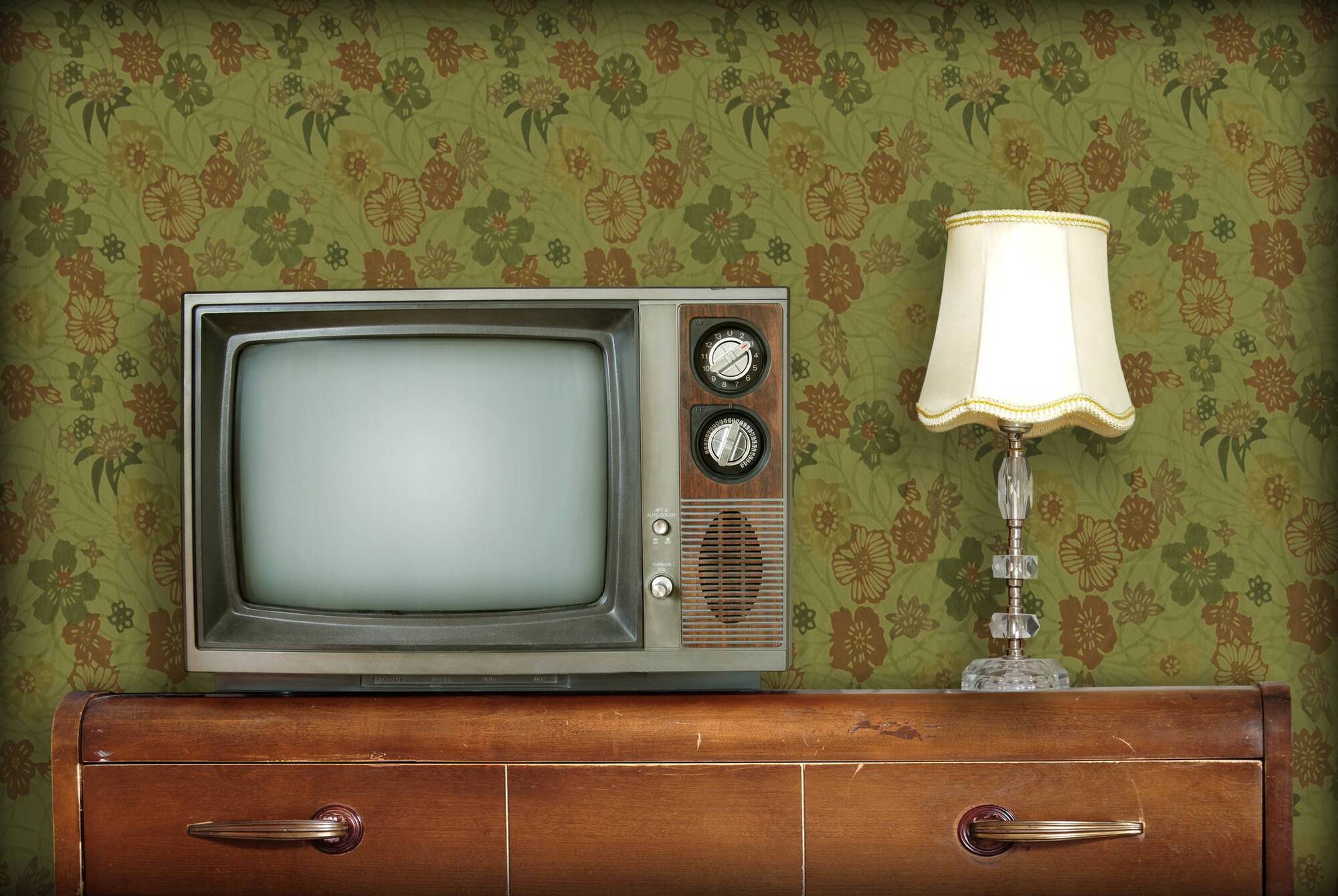 Sustainable guide to enjoying and discarding of vintage electrical and electronic items