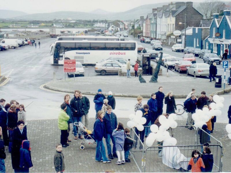The scene in Dingle at the unveiling of the Fungie statue. Picture courtesy of Carole Ann Bottoms