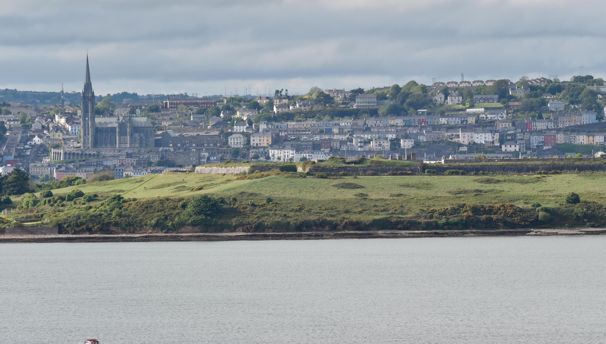 Man forced to flee blaze on vessel in Cork harbour