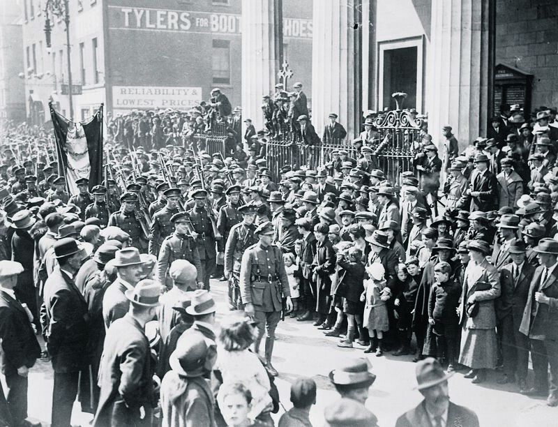IRA veterans of the burning of the Customs House in 1921 were among the first troops in the uniform of the Irish Army to march through Dublin on February 1, 1922. 