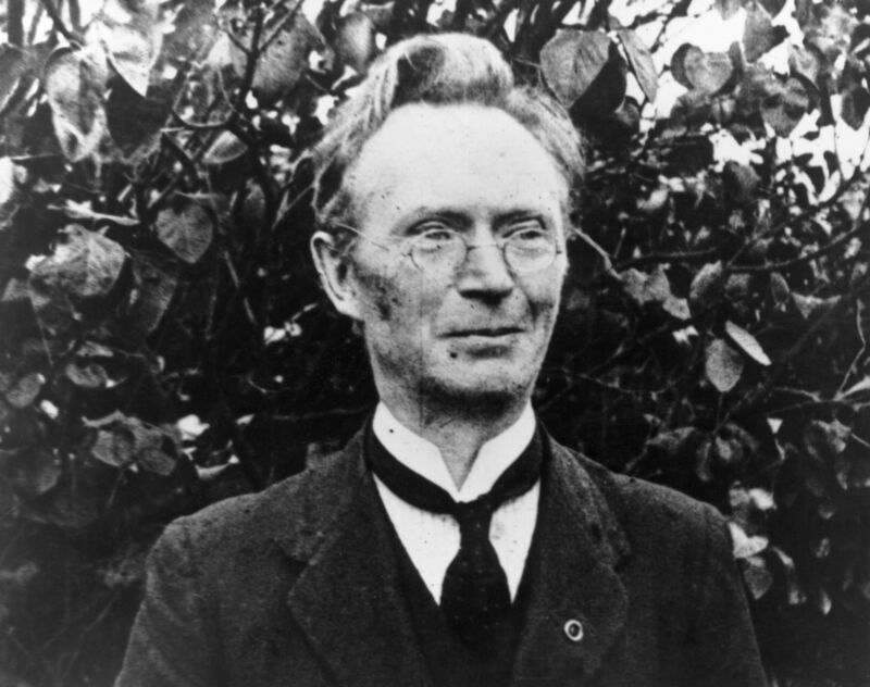 On May 20, the penultimate sitting of the Second Dáil hears Eoin MacNeill reading the terms of an agreement between Michael Collins and Éamon de Valera. File picture: Sean Sexton/Getty