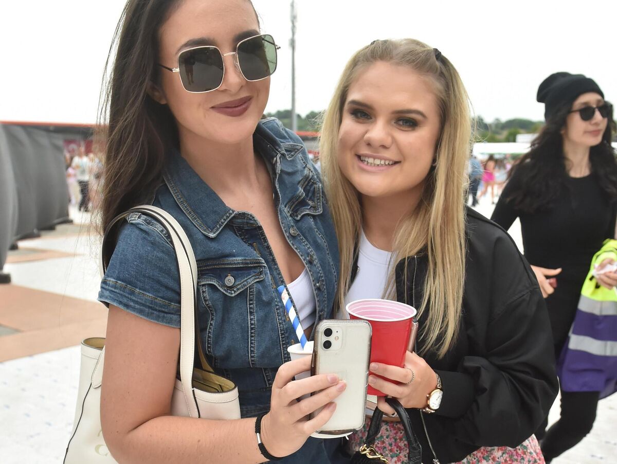 Roisin Gleeson and Kim Harrison from Limerick at Picture This.