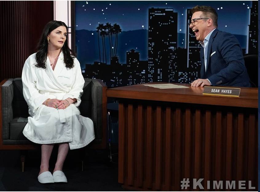 Aisling Bea appears on Jimmy Kimmel Live in dressing gown after airline loses her luggage