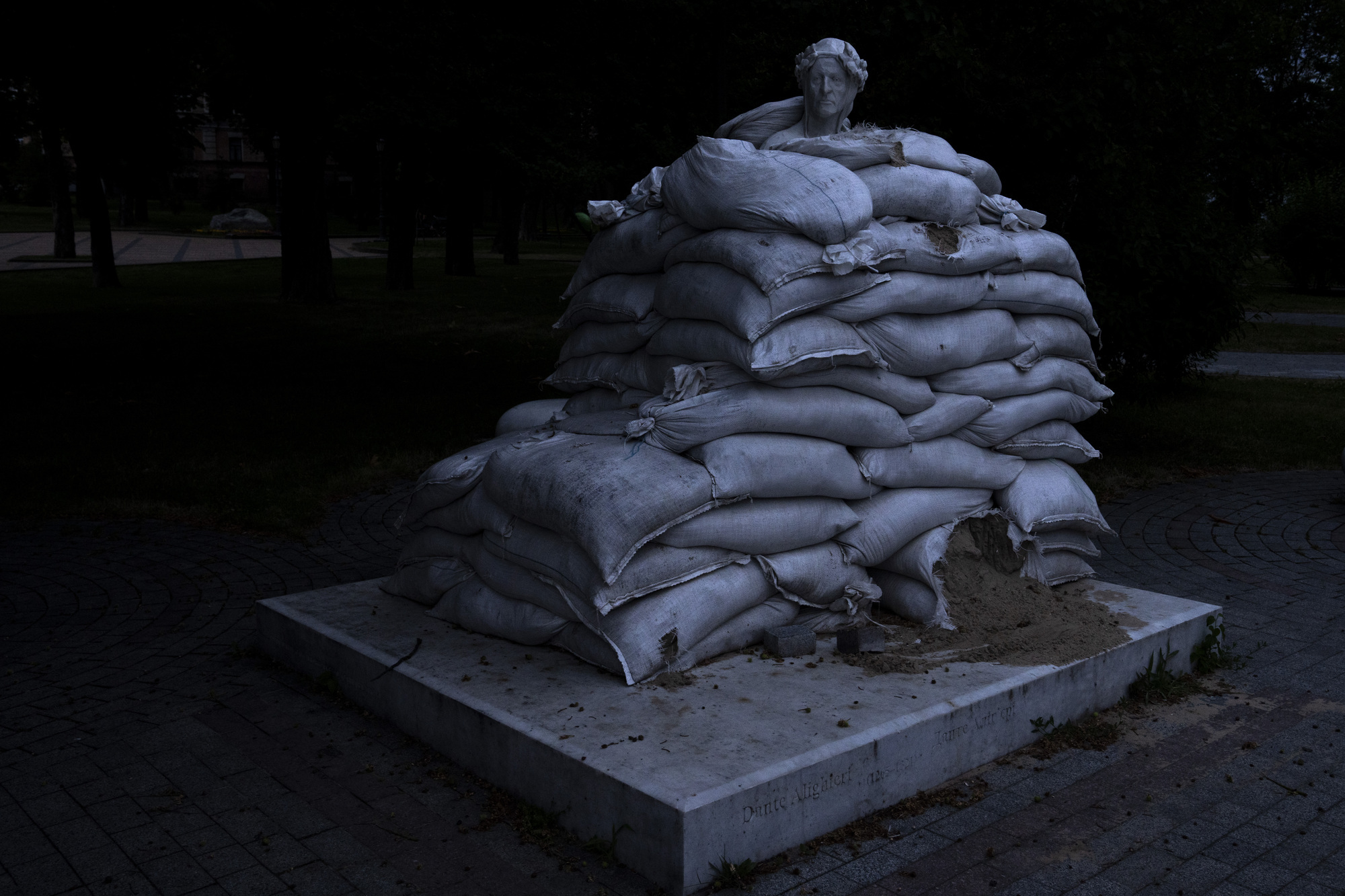 Ukrainian army to retreat from battered city to avoid encirclement